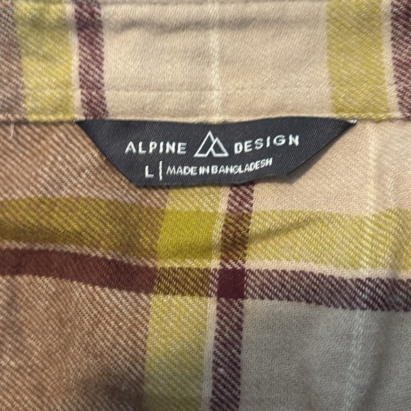 Alpine Design NWT men’s tan plaid long sleeve button down flannel shirt - Picture 8 of 9